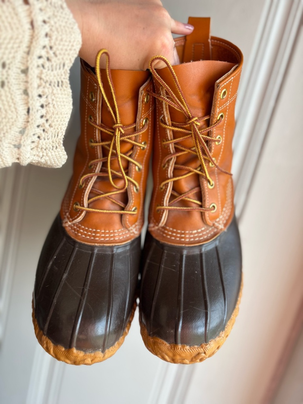Women’s size 10 L.L.Bean Classic Two-Tone Duck Boots in Brown and Black Lace Up - Picture 2 of 10